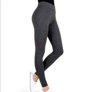 MEMOI LIKE NEW! Dark Gray Wide Band Activewear/Yoga Leggings size S/M